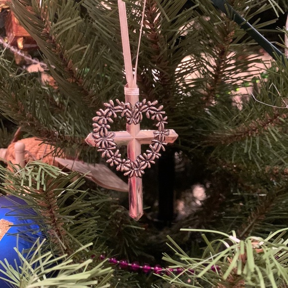 Silver cross & heart ornament - Picture 1 of 4